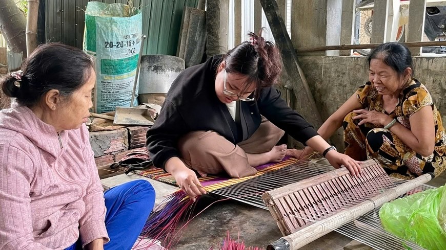 Làng Cẩm Nê có đáng ghé thăm khi du lịch Đà Nẵng không?