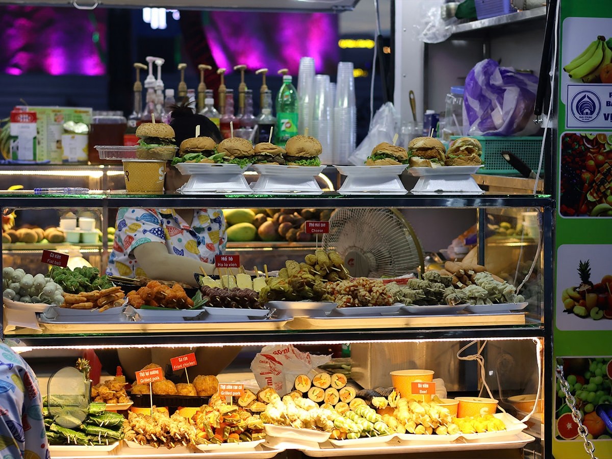 Phố đi bộ Bạch Đằng Đà Nẵng có đáng để trải nghiệm khi khám phá thành phố về đêm?