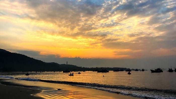 Bãi biển Non Nước: Trải nghiệm thiên đường biển yên bình dưới chân Ngũ Hành Sơn