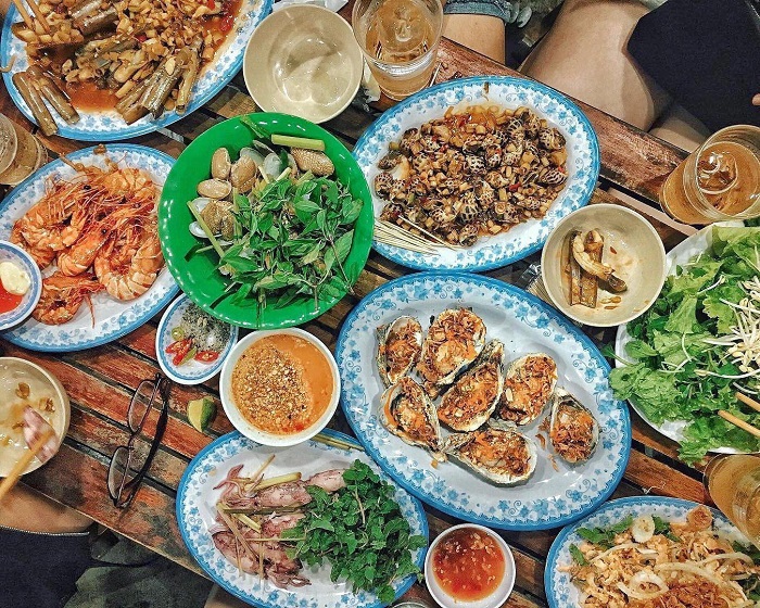 Bãi Đá Đen Đà Nẵng có gì hấp dẫn mà khiến nhiều du khách muốn quay lại?