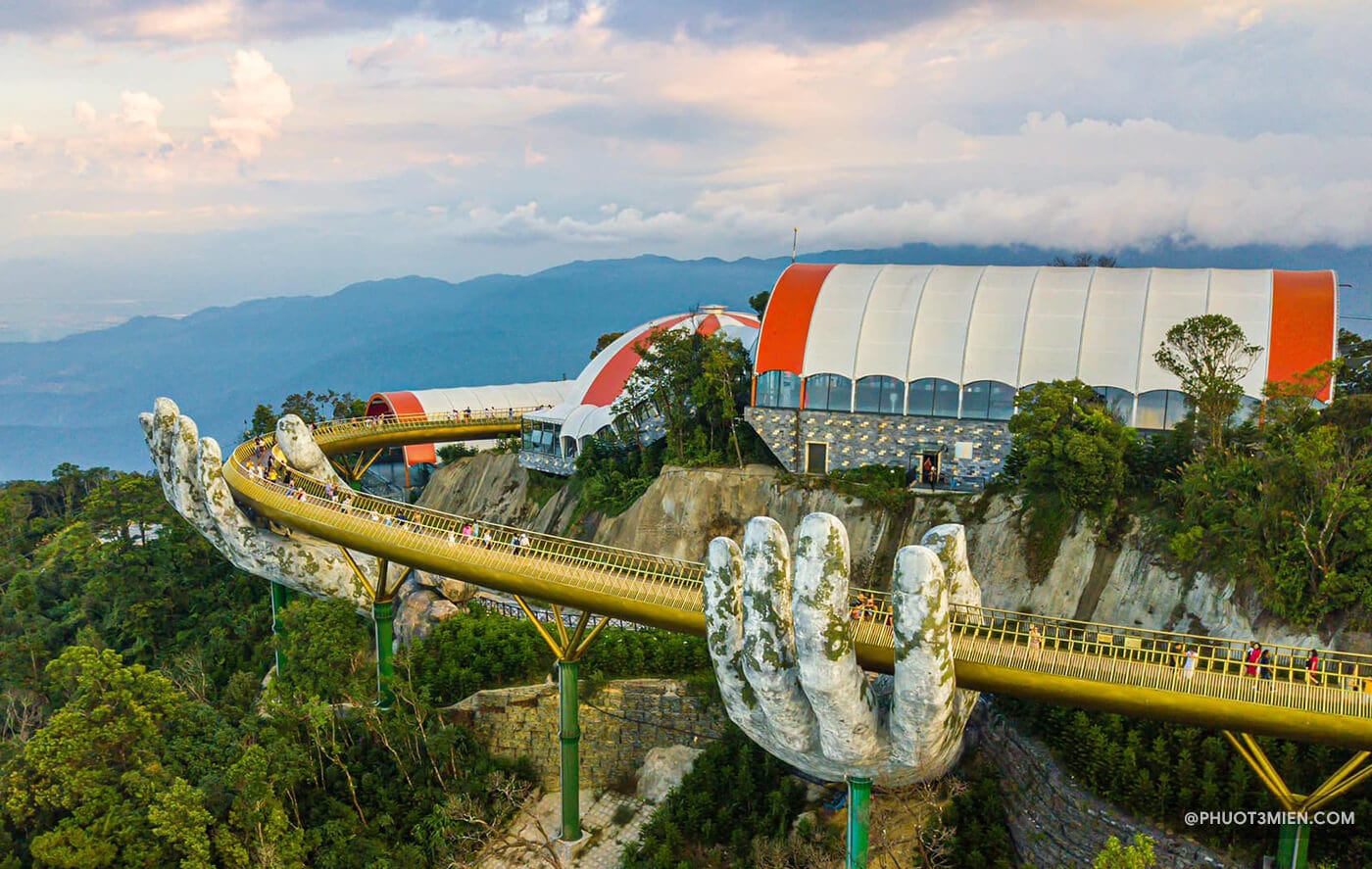 Cầu Vàng Đà Nẵng: Kiệt tác kiến trúc lơ lửng giữa mây trời Bà Nà Hills