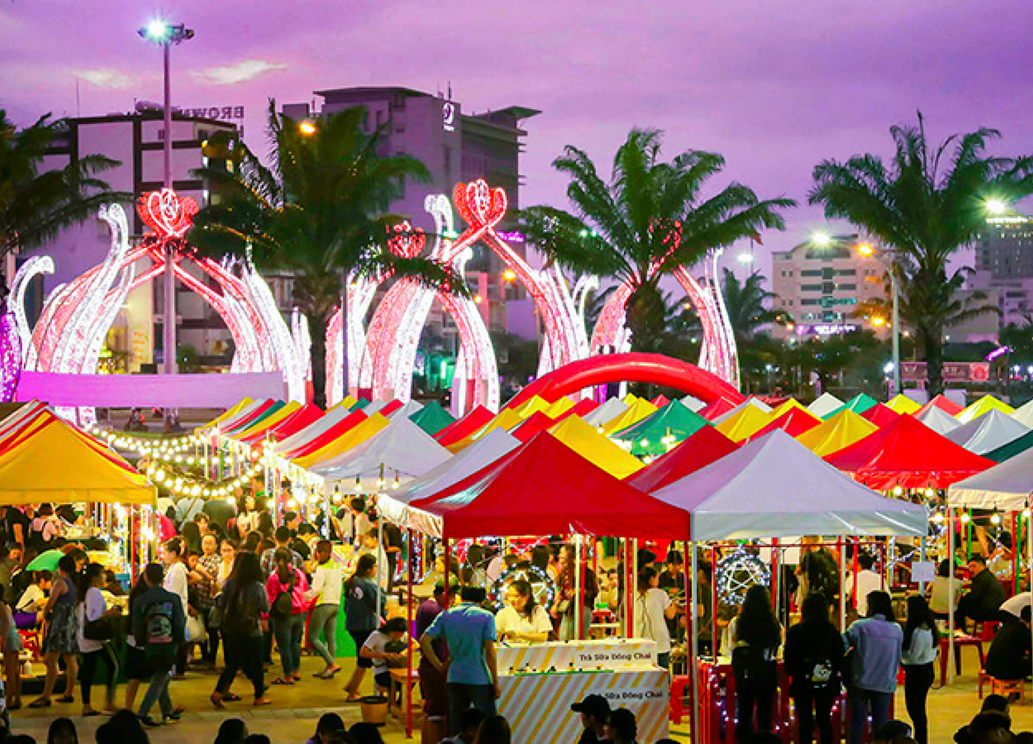 Chợ đêm Sơn Trà: Điểm hẹn sôi động về đêm giữa lòng thành phố biển Đà Nẵng