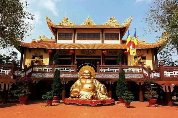 Đền Bà Chúa Thượng Ngàn có gì đặc biệt giữa mây núi Bà Nà Hills?