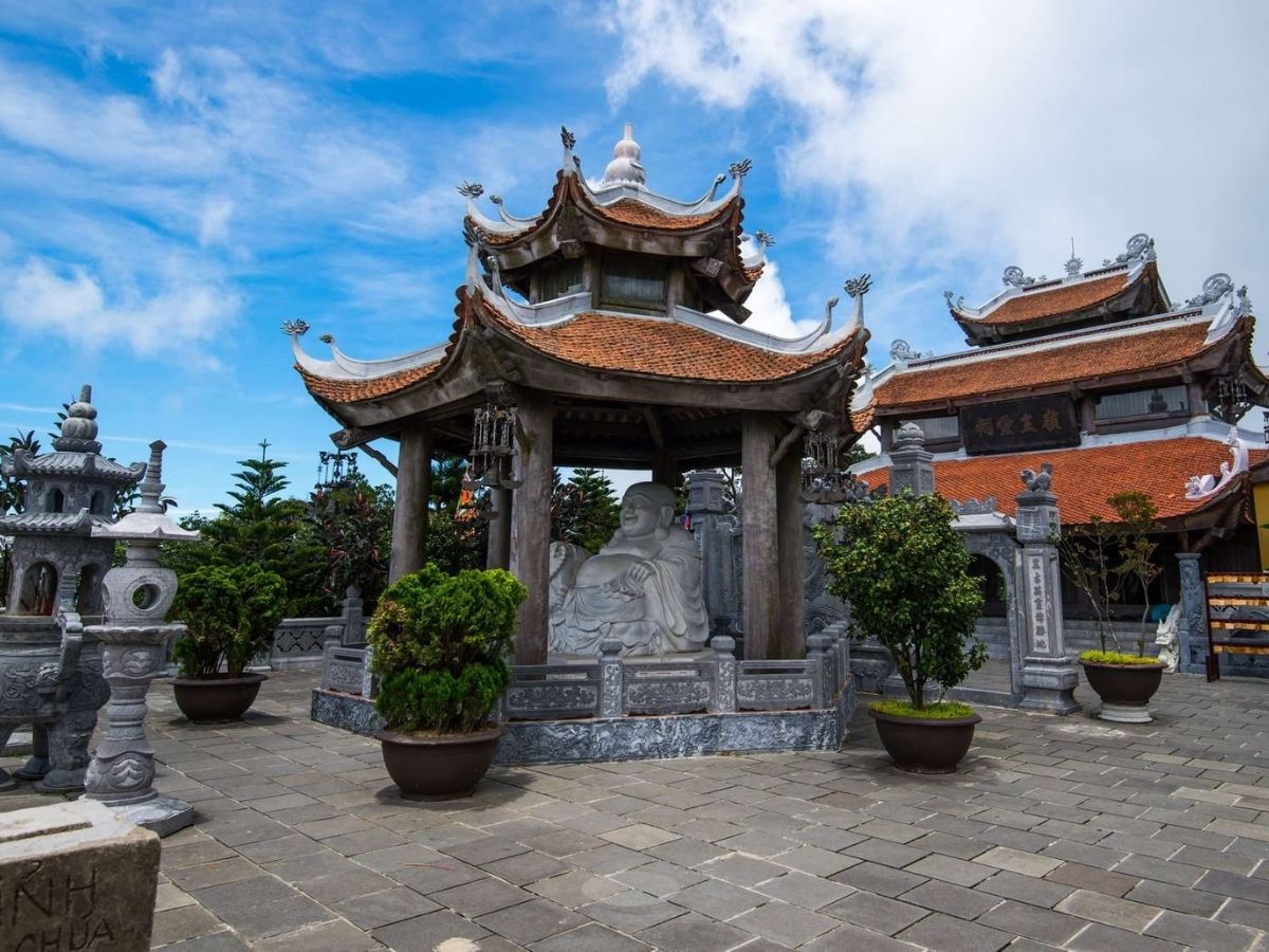 Đền Bà Chúa Thượng Ngàn có gì đặc biệt giữa mây núi Bà Nà Hills?