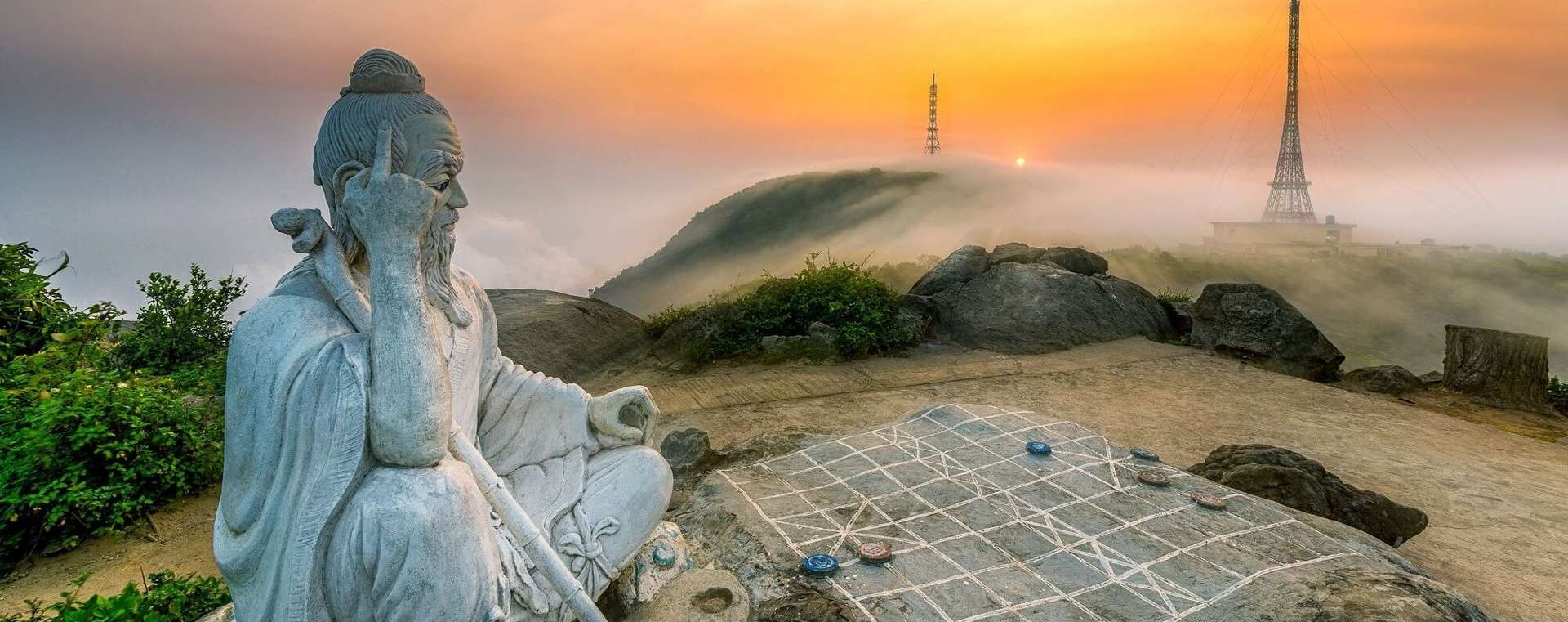 Đỉnh Bàn Cờ: Hành Trình Chinh Phục Nóc Nhà Sơn Trà Và Ngắm Trọn Đà Nẵng Từ Trên Cao