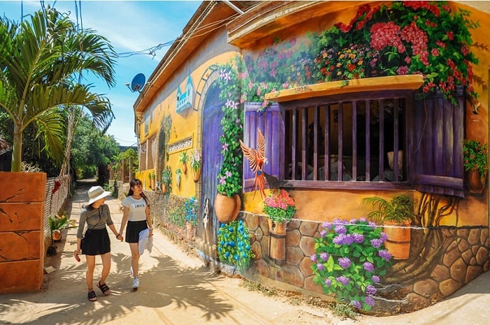 Làng Bích họa Đà Nẵng: Điểm check-in nghệ thuật giữa lòng thành phố biển