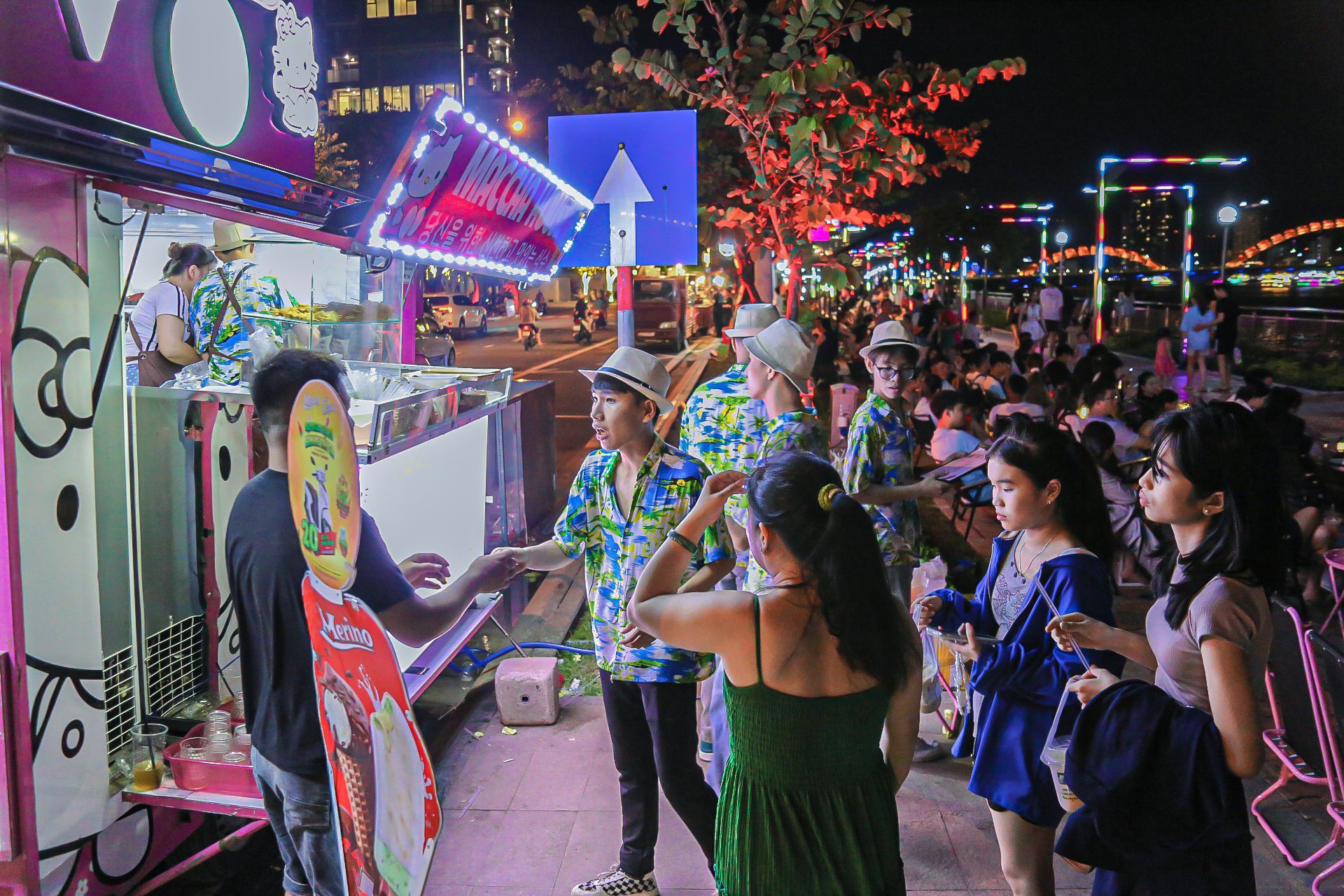 Phố đi bộ Bạch Đằng Đà Nẵng có đáng để trải nghiệm khi khám phá thành phố về đêm?