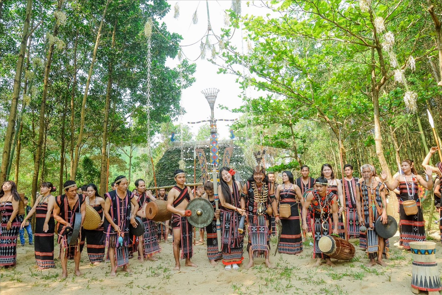 Sông Cu Đê: Hành Trình Khám Phá Dòng Sông Hoang Sơ Giữa Núi Rừng Đà Nẵng