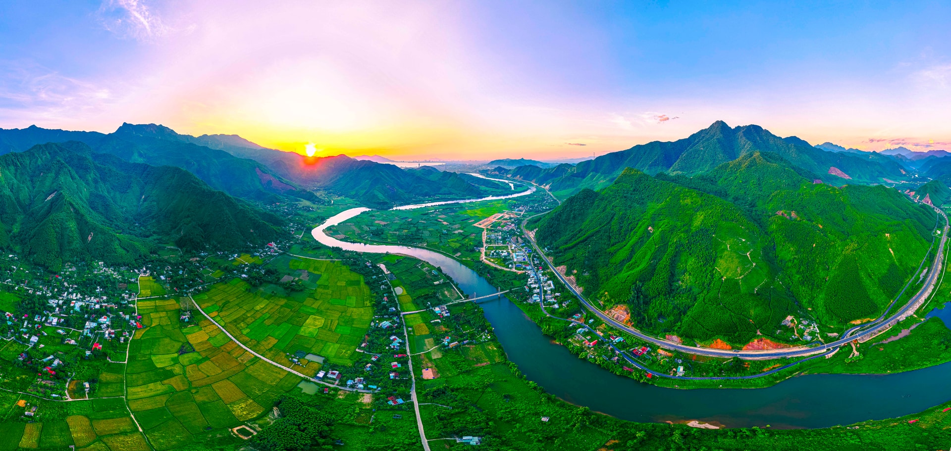 Sông Cu Đê: Hành Trình Khám Phá Dòng Sông Hoang Sơ Giữa Núi Rừng Đà Nẵng