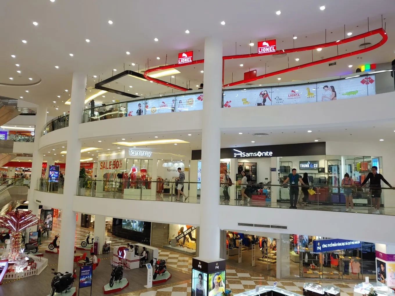 Vincom Plaza Đà Nẵng có gì thú vị? Khám phá thiên đường mua sắm và giải trí giữa lòng thành phố biển